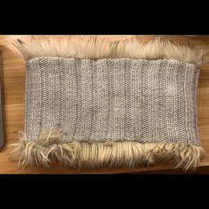 American Eagle reversible fur scarf